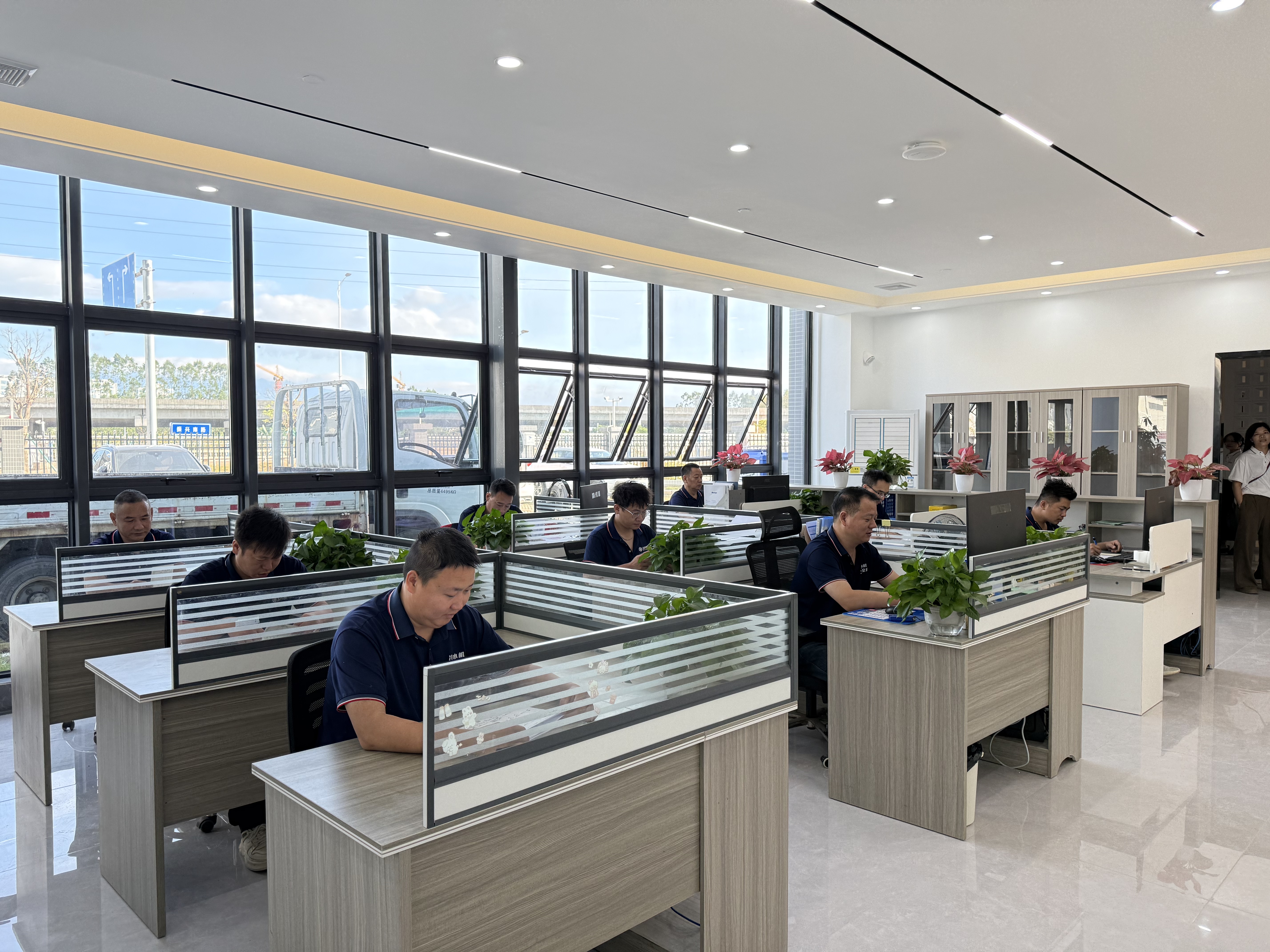 微信图片_20251111083550_1298_33 微信图片_20251111083550_1298_33